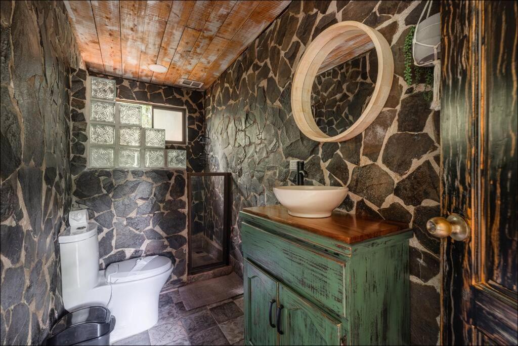 Unicorn Lodge: Direct Riverfront : Unique Experience Сан Херардо де Дота Екстериор снимка