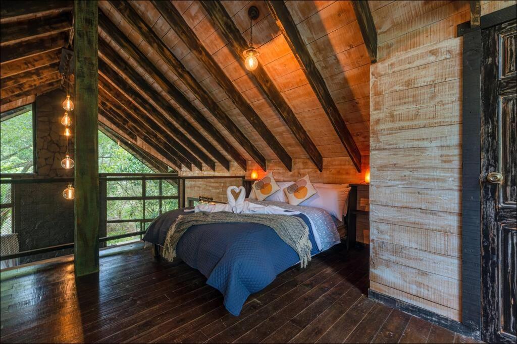 Unicorn Lodge: Direct Riverfront : Unique Experience Сан Херардо де Дота Екстериор снимка