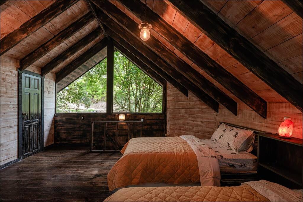 Unicorn Lodge: Direct Riverfront : Unique Experience Сан Херардо де Дота Екстериор снимка