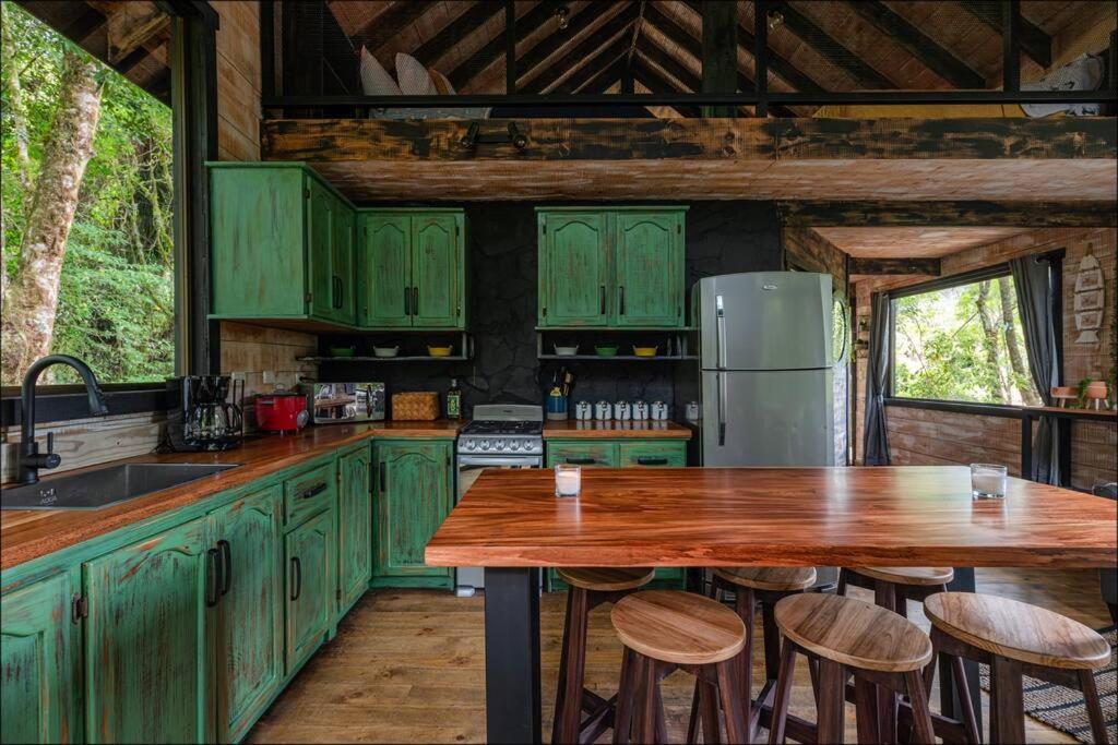 Unicorn Lodge: Direct Riverfront : Unique Experience Сан Херардо де Дота Екстериор снимка