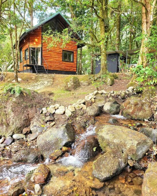 Unicorn Lodge: Direct Riverfront : Unique Experience Сан Херардо де Дота Екстериор снимка